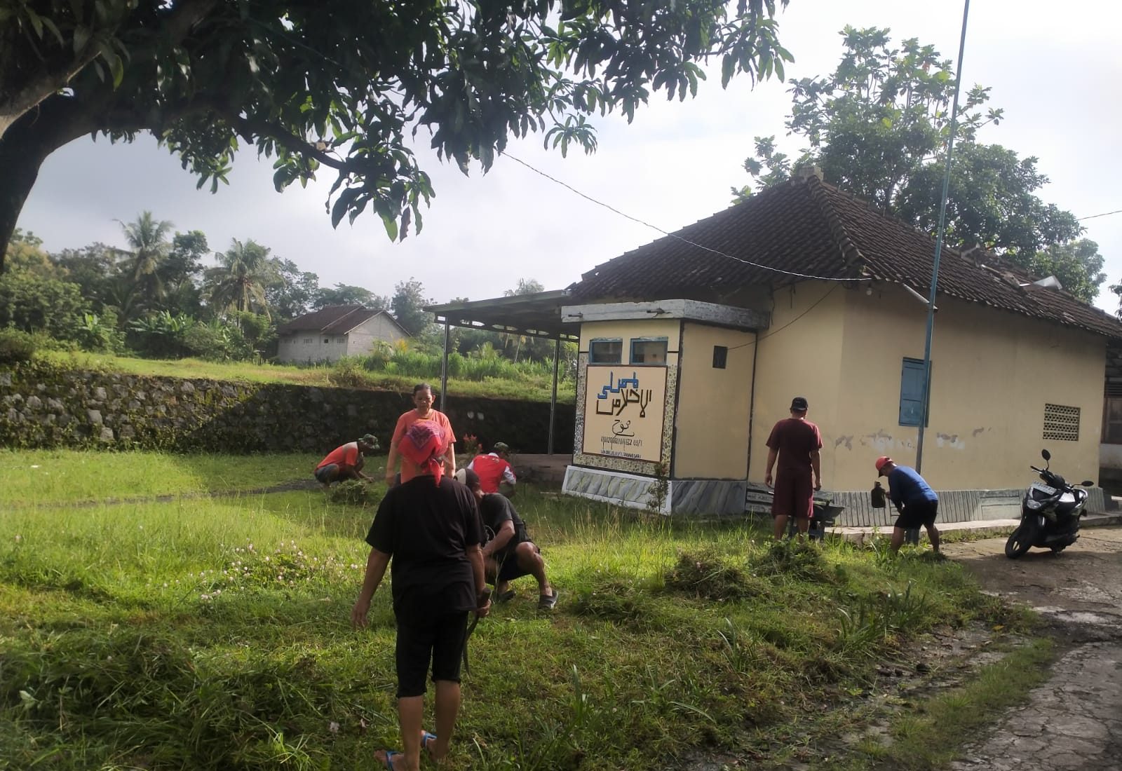 Sambut Hari Desa Nasional dan Ramadhan, Warga Tawangsari Gelar Gotong Royong Serentak di Seluruh RT