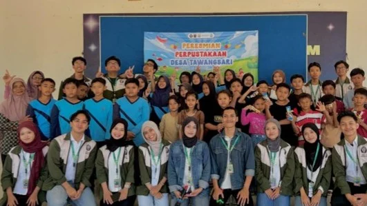 MAHASISWA KKN-T IDBU 12 UNDIP RESMIKAN PERPUSTAKAAN DESA TAWANGSARI MELALUI PROGRAM LENTERA